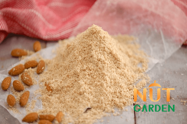 Bột hạnh nhân chứa rất nhiều vitamin và khoáng chất bột hạnh nhân