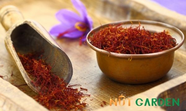 Lợi ích của saffron cho phụ nữ sau sinh